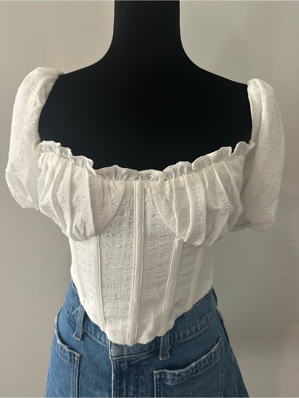 Astr The Label White Puff-Sleeve Corset Crop Top